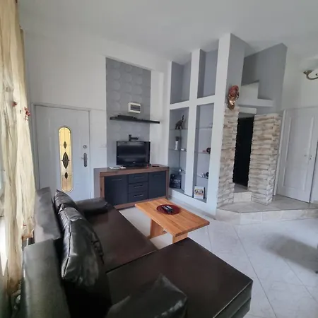 Apartament Sarok