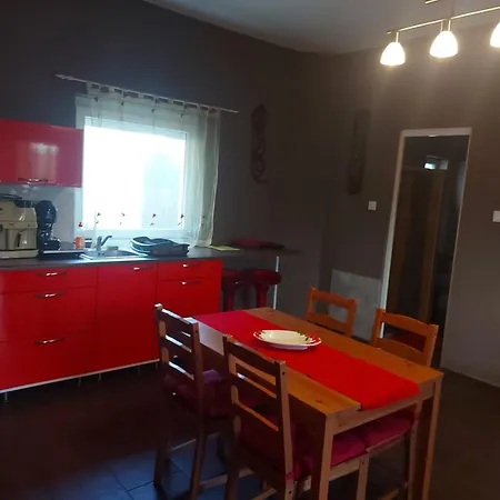 アパート Sarok *