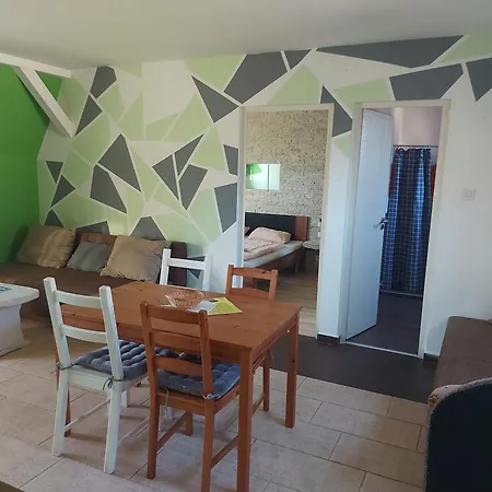 Sarok Apartment