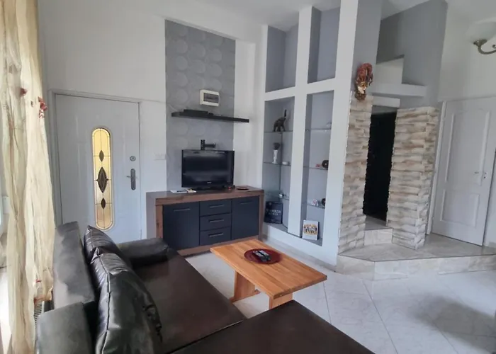 Апартаменты Sarok