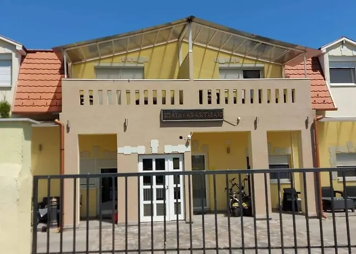 Апартаменты Sarok