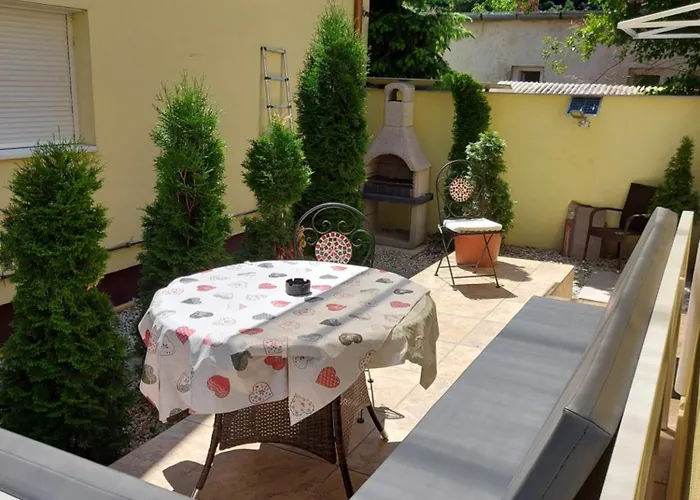 Апартаменты Sarok